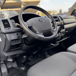 VANS HIACE TECHO BAJO (14 P) (Diesel)